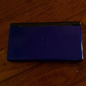 A Nintendo 3D lite (dark blue)